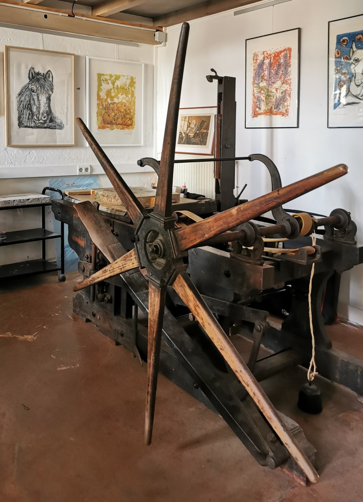 atelier cours gravure Strasbourg ateliers publics hear estampe linogravure eau forte aquatinte pointe sèche burin formation gravure stage atelier imago